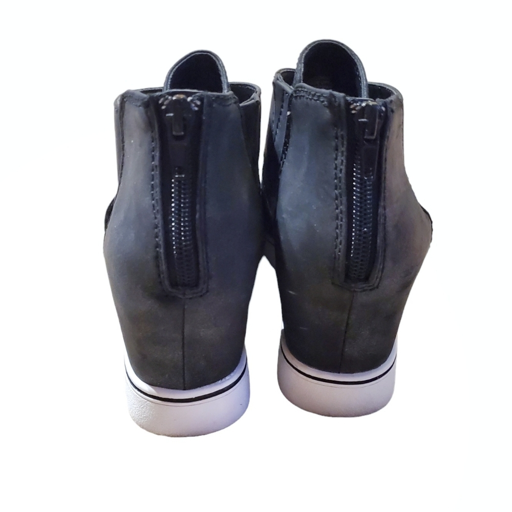 Maurices Black wedge Sneaker/Sandal size 8 US. - Picture 5 of 8
